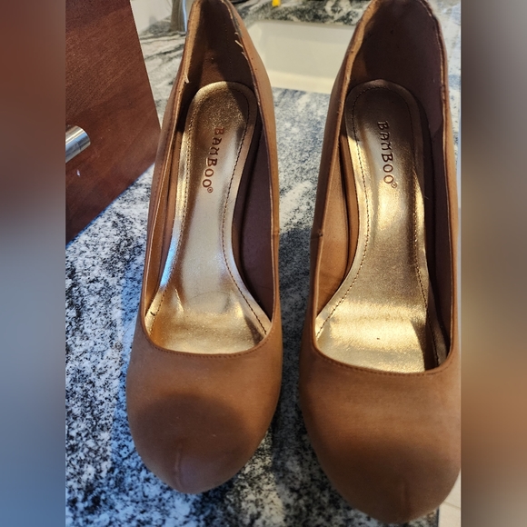 Shoes - Picture 1 of 4